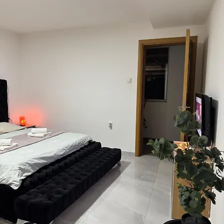 22 * Петроварадин