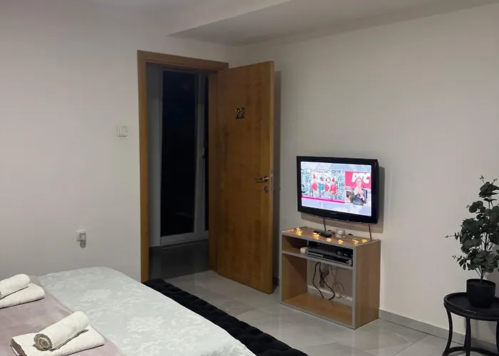 22 * Петроварадин